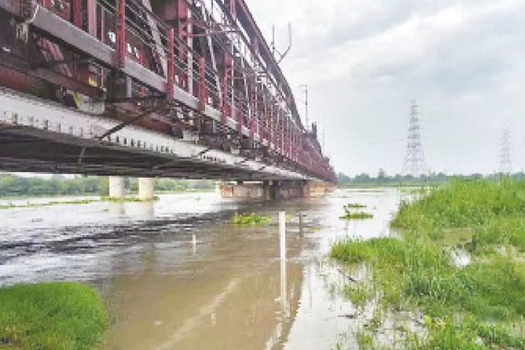 The water level of Yamuna river in Delhi has come below the warning mark