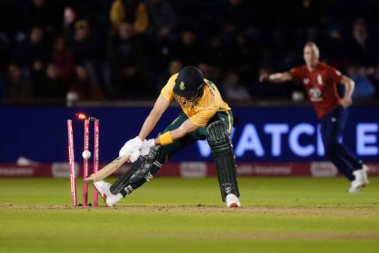South Africa win rain-affected first T20 against England