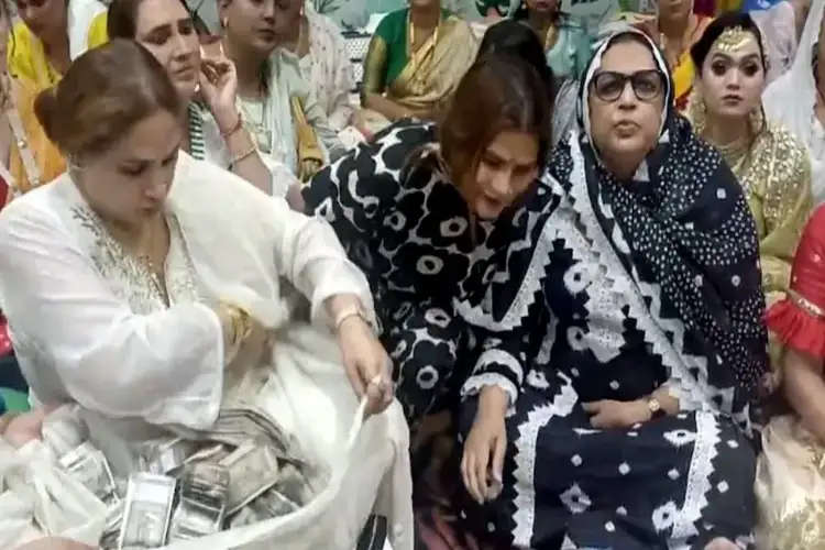 Transgender Community Assembled In Agra Sends Help Of ₹25 Lakh To Punjab Flood Victims