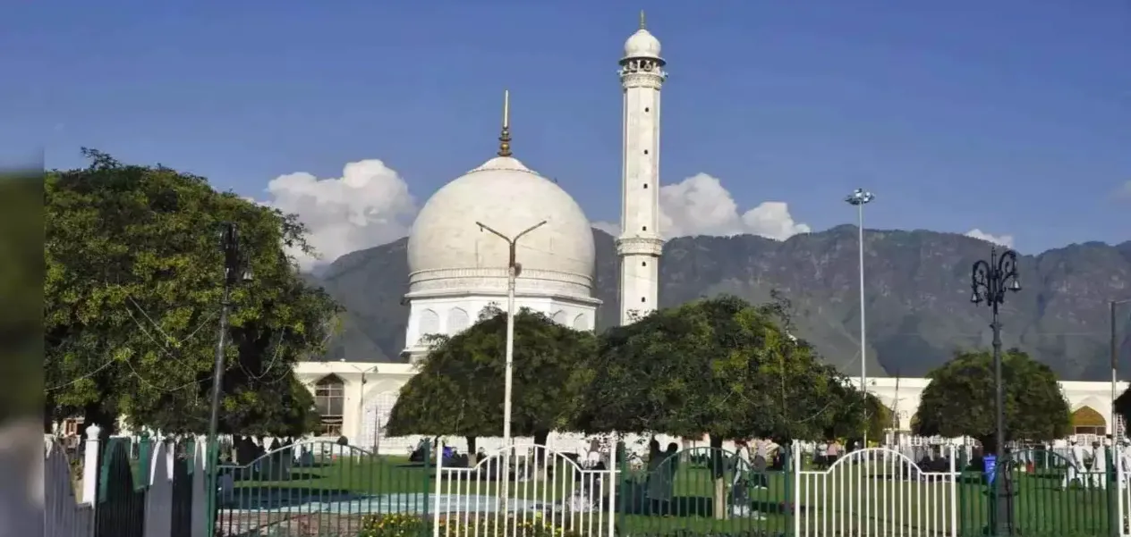 Hazratbal Dargah Controversy: Faith, National Symbols and Political Intervention