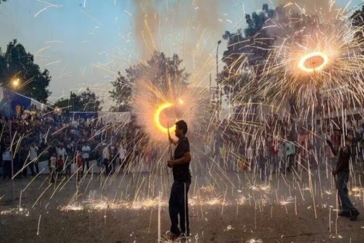 Why is firecrackers banned only in NCR? Citizens of the whole country are entitled to clean air: Court