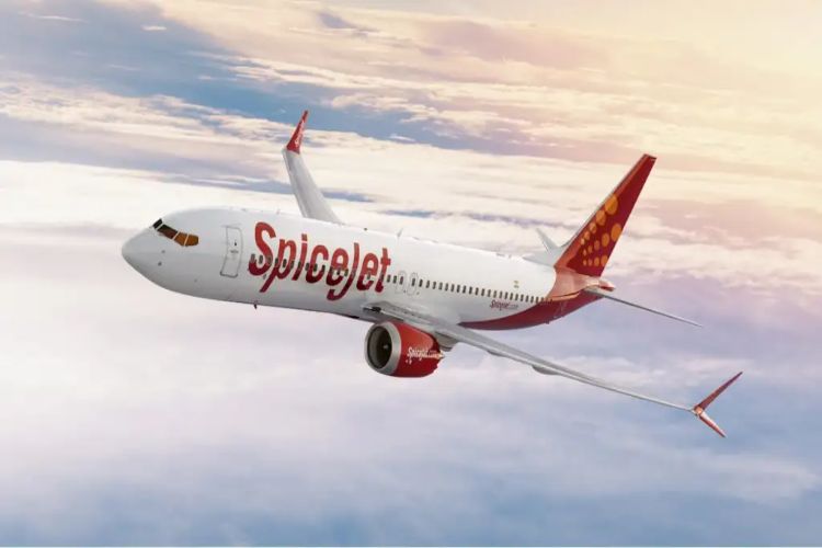SpiceJet flight coming from Kandla to Mumbai's wheel was blown off, emergency landing made safely