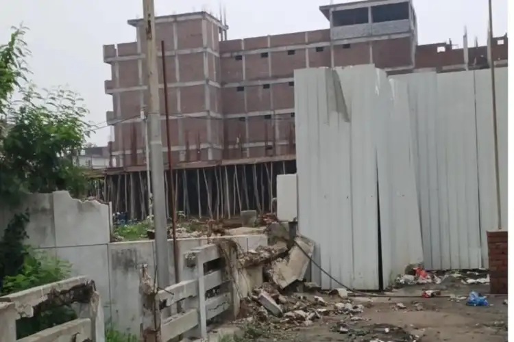 Noida: Case filed against 28 people for illegal construction