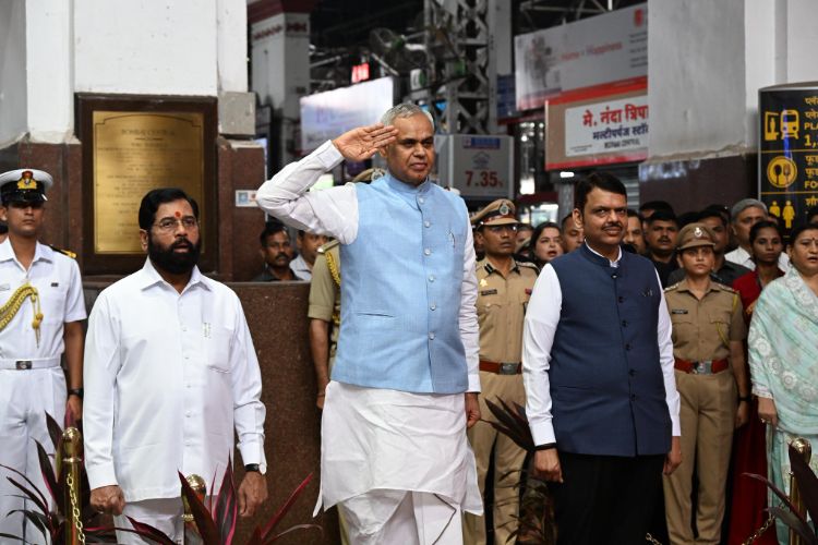 Acharya Devvrat reached Mumbai, will take oath as Governor of Maharashtra tomorrow