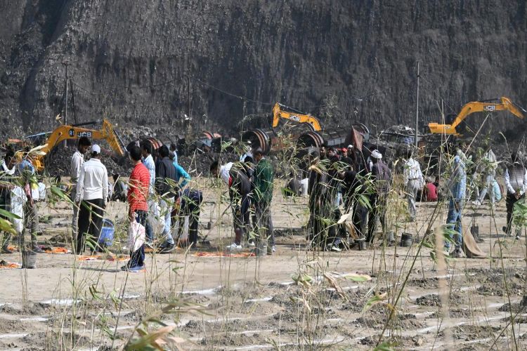 Government plans to clean Bhalswa landfill in one year, work will start from September 17: Khattar