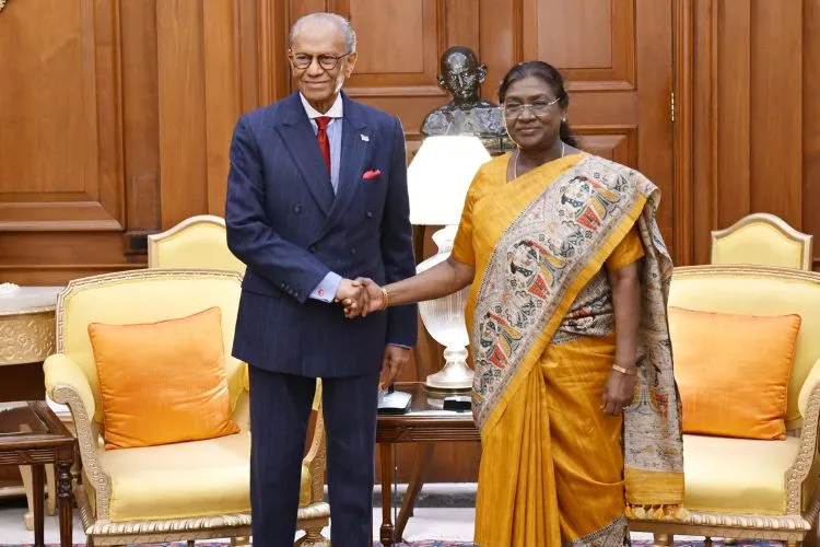 President Murmu meets Mauritius PM, confident of stronger ties