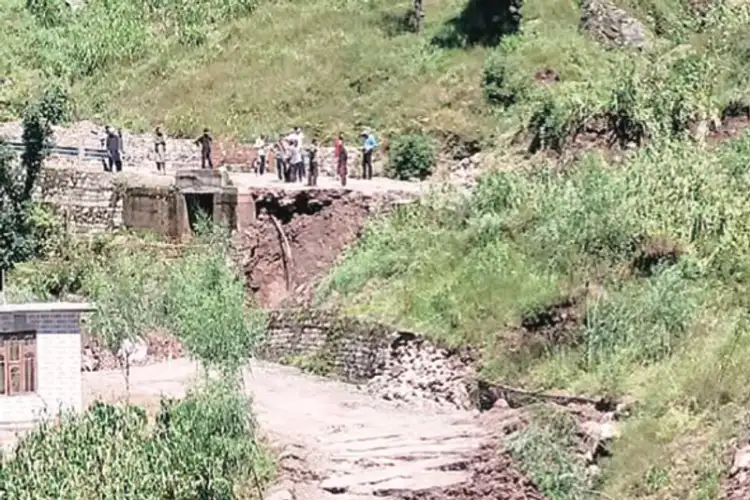 J-K: Rajouri administration issues short-term tender notice to build new road in place of damaged Kotranka-Khawas road
