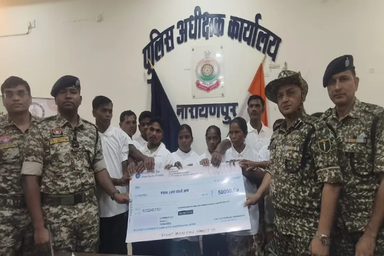 Chhattisgarh: 12 Naxalites surrender, receiving a reward of 18 lakh rupees