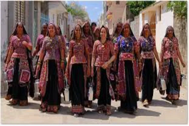 Women in Gujarat are becoming self-reliant; 4,150 of the 16,000 cooperative societies are managed by women.