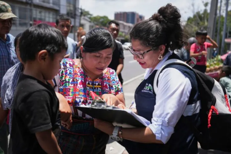 A federal judge has blocked the Trump administration's plan to deport migrant children.