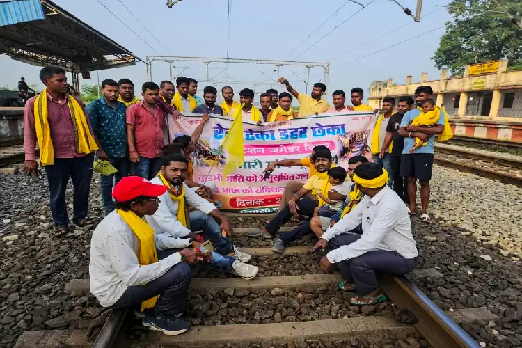 Despite the prohibitory orders, the Kurmi community started a rail blockade in Jharkhand.