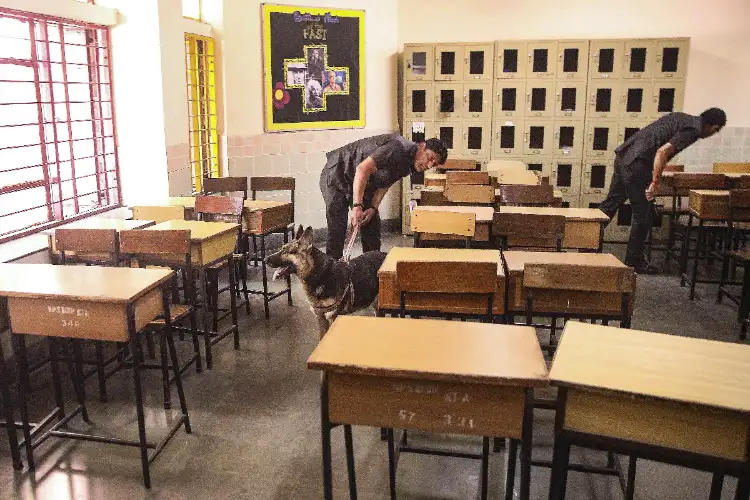 More than 100 Delhi schools receive bomb threats; later declared 'hoax'