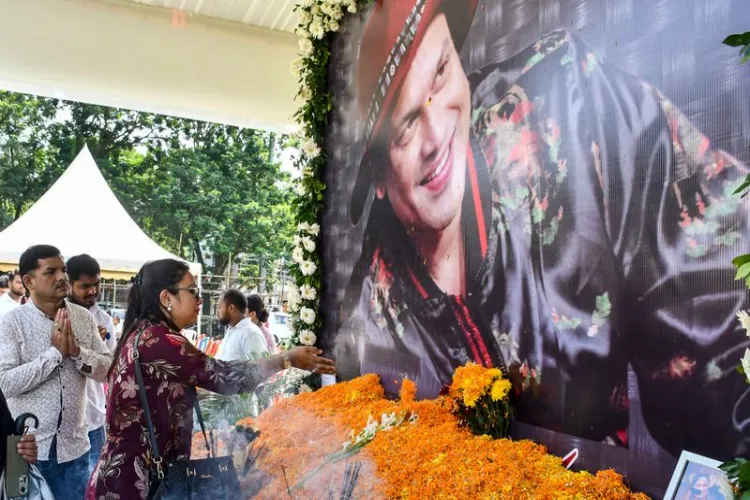 The body of singer Jubin Garg arrived at Guwahati airport; a large crowd of fans paid their final respects.