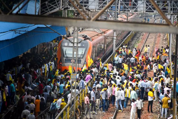 Kurmi agitators have lifted the blockade, normal train services are being restored: South Eastern Railway