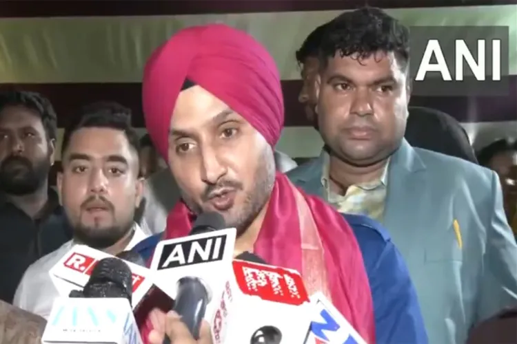 AAP MP Harbajan Singh inaugurated the public Durga Puja festival in Kolkata.