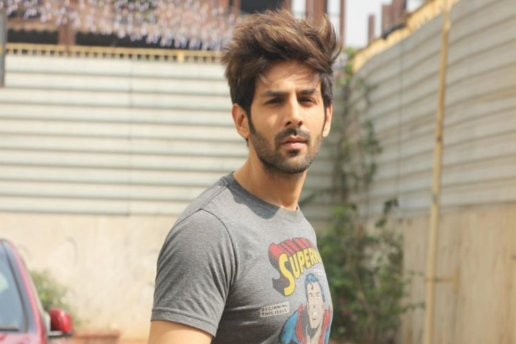 Shyam Steel launches Macaw Paints, Bollywood star Kartik Aaryan becomes brand ambassador