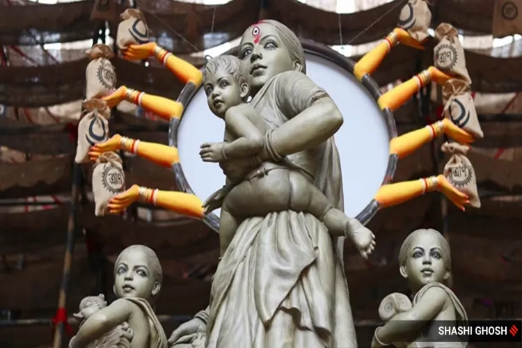 The Durga Puja pandal in Kolkata showcased the impact of divorce on children.