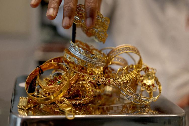 Futures market: Gold at all-time high of Rs 1,12,750 per 10 grams, silver also rises