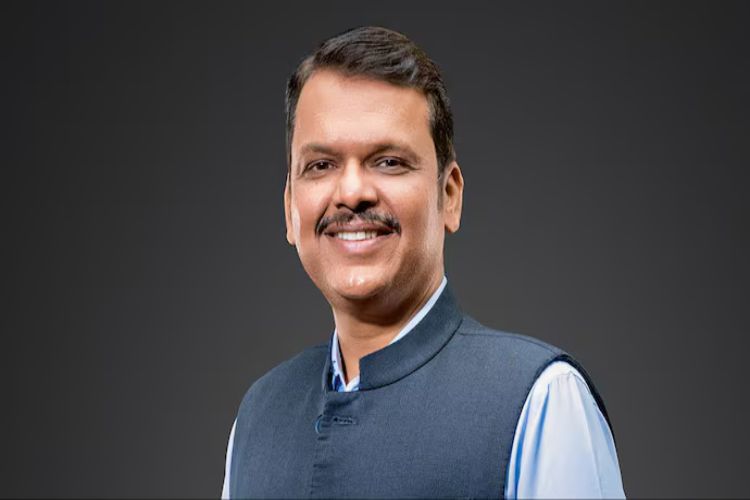Fadnavis lays foundation stone for AWS data centre in Mumbai