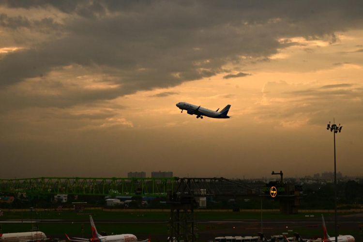 India extends the deadline for closing its airspace for Pakistani aircraft till October 24