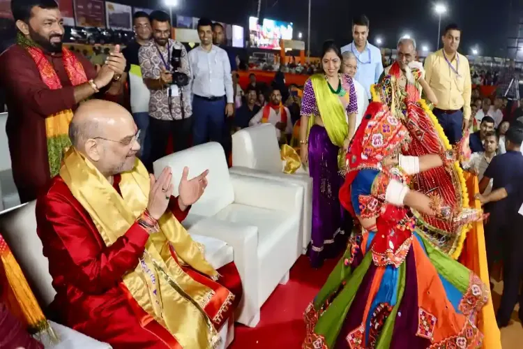 Union Home Minister Amit Shah participated in the 'Kesariya Garba' Navratri festival in Gujarat.