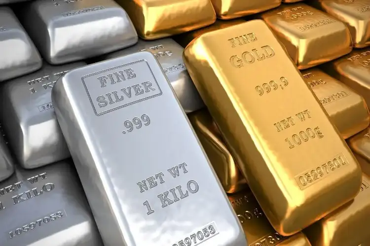 Gold, silver prices fall in futures market