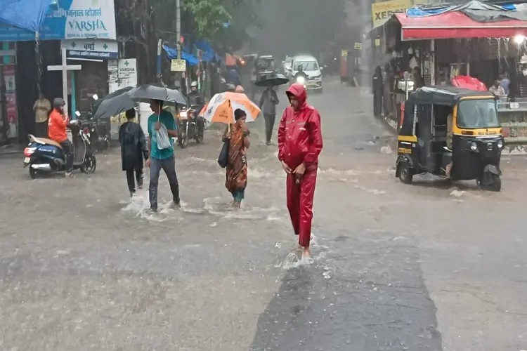 'Orange alert' issued for heavy rain in Mumbai and suburbs