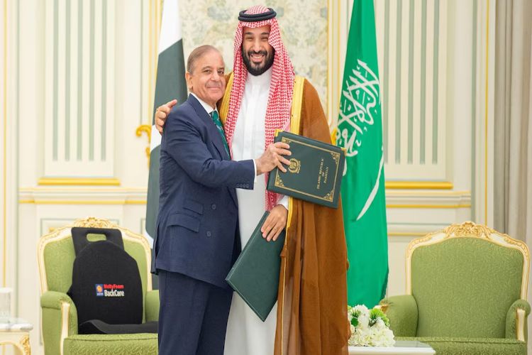 Pakistan will not provide nuclear weapons to Saudi Arabia: Defense Minister Khawaja Asif