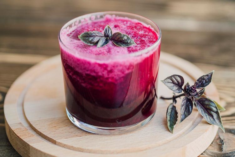 What are the effects of drinking beetroot juice on an empty stomach every day? Discover 5 amazing benefits.