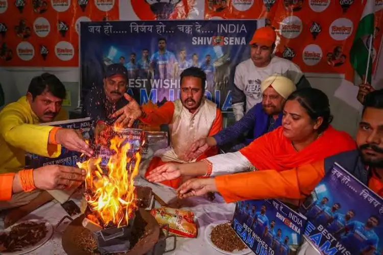 Cricket fans perform hawan, pooja for India's victory ahead of Asia Cup final clash with Pakistan