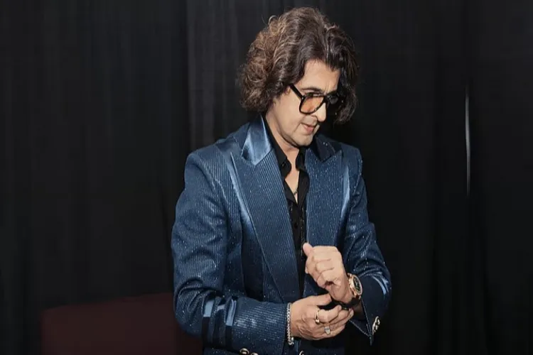 Sonu Nigam has been awarded the National Lata Mangeshkar Award.