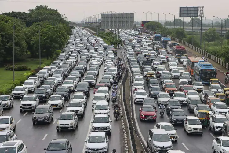Delhi HC directs deployment of traffic officials to curb wrong-side driving in Panchsheel Enclave area