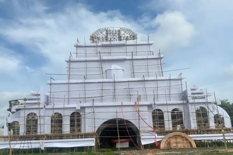 UP: US tariff-themed Durga Puja pandal in Lucknow