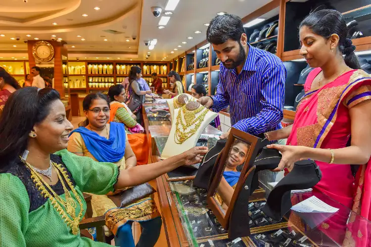 Gold breaches Rs 1.21 lakh/10g on US govt shutdown, Fed rate cut bets