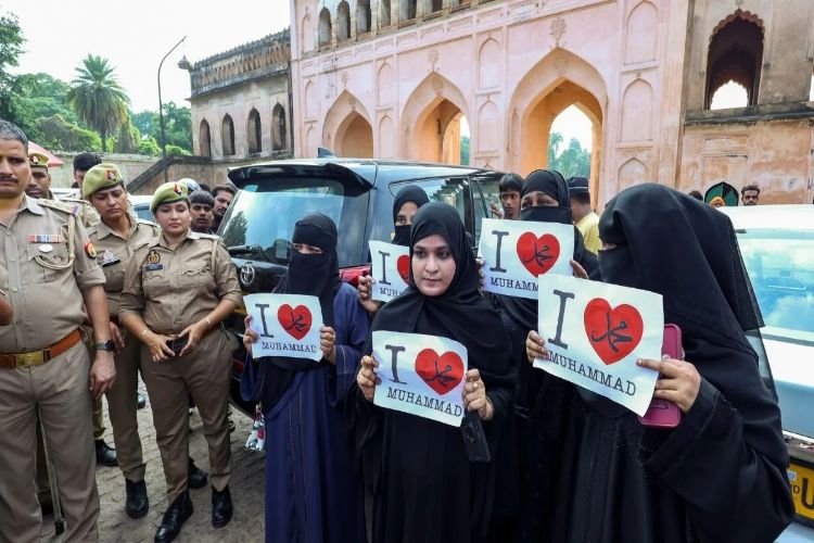 'Aye Love Mohammad' controversy: J&K BJP leaders sound alarm