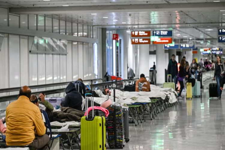 Munich airport temporarily closed after drone sighting in the area