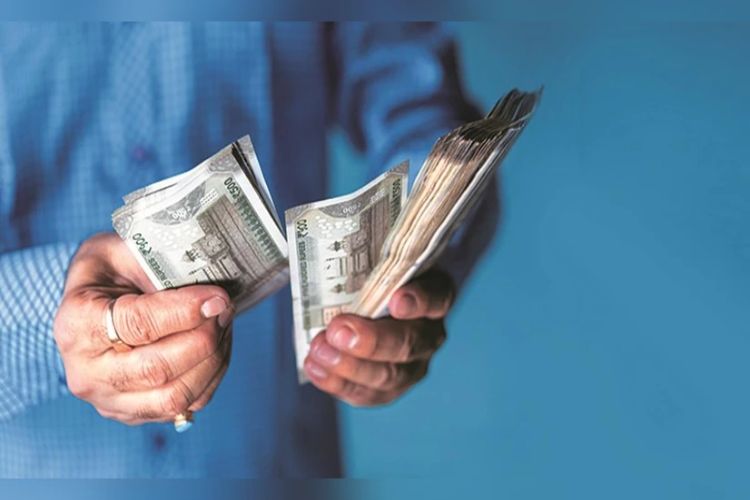 Low current account, savings account ratio, decline in fixed deposits pose challenges for banks: Report