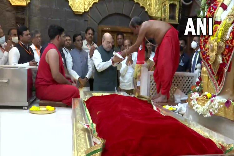 Amit Shah offers prayers at Sai Baba Temple in Shirdi