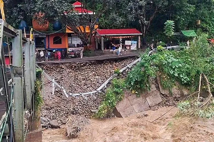Landslide in Darjeeling causes massive devastation: 17 dead, several missing; communication with Sikkim lost