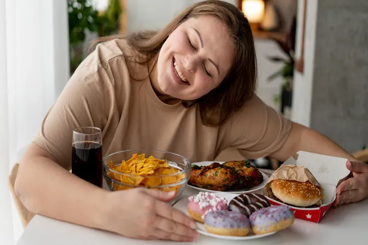 Do you also have the habit of overeating? Learn 5 easy and effective ways to break it.