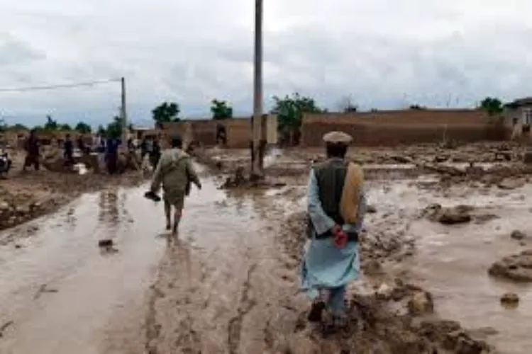 Heavy rains and floods wreak havoc in Afghanistan, affecting over 700 families
