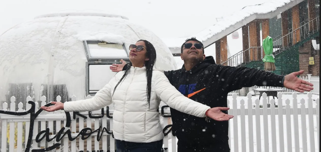 Weather changes: Snowfall in October, temperature drops to 16 degrees