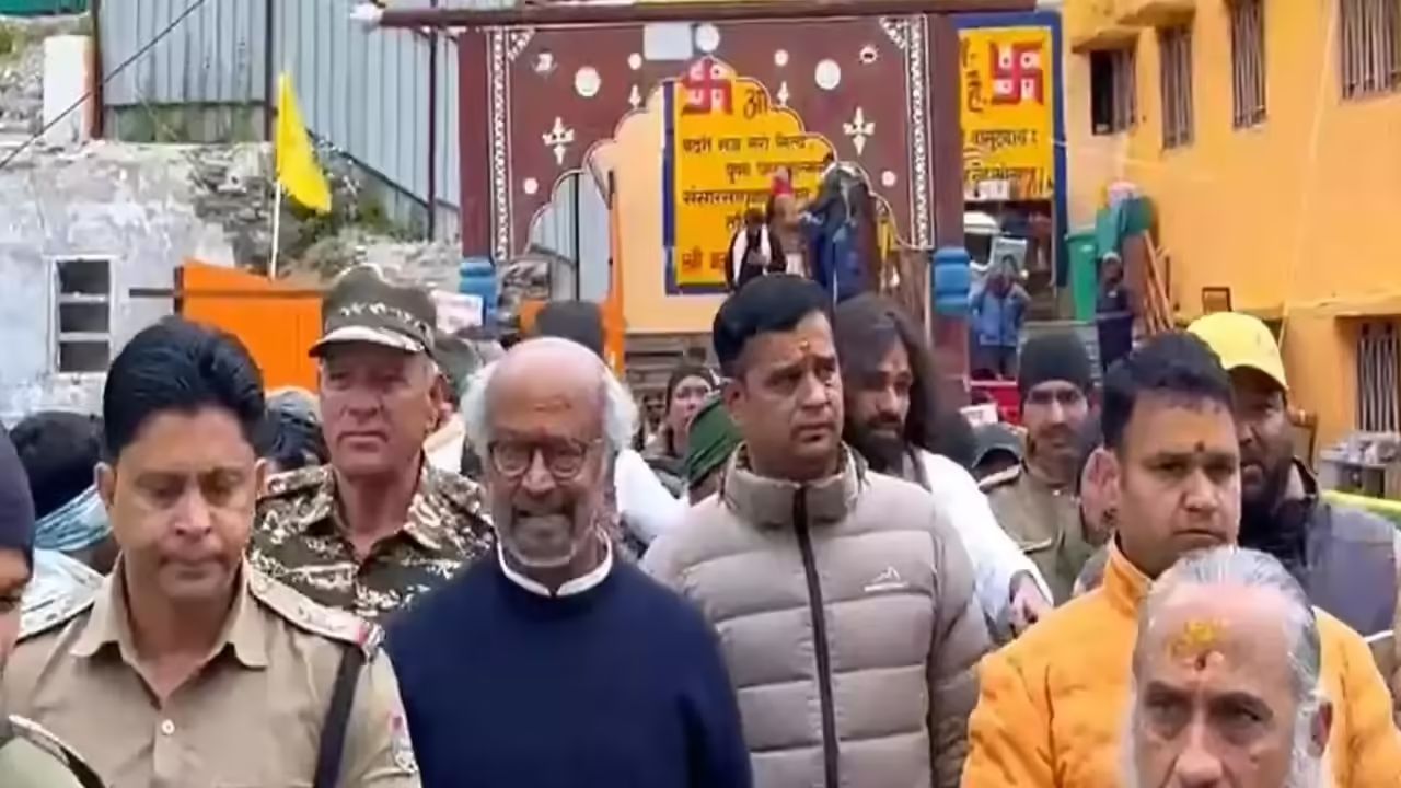 Superstar Rajinikanth visited Badrinath Dham and took blessings of Shri Badrivishal.