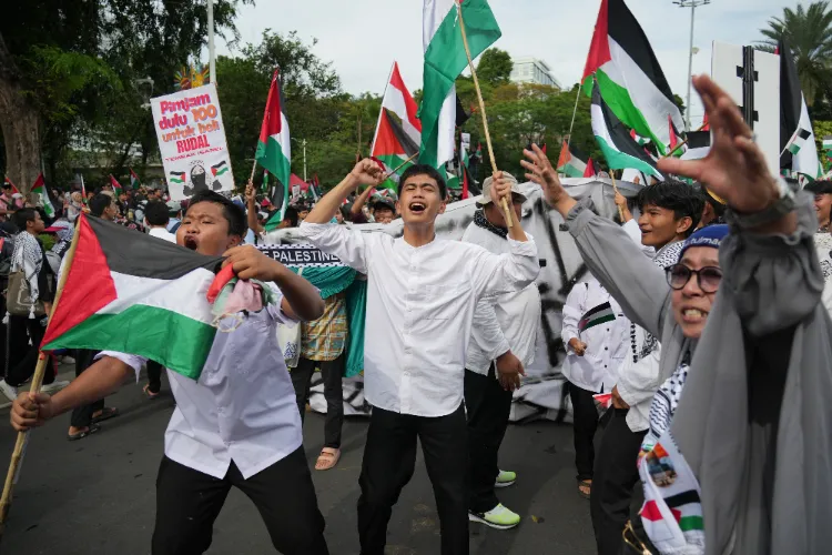 Protests in support of Palestine took place in several countries on the second anniversary of the Hamas attack on Israel.