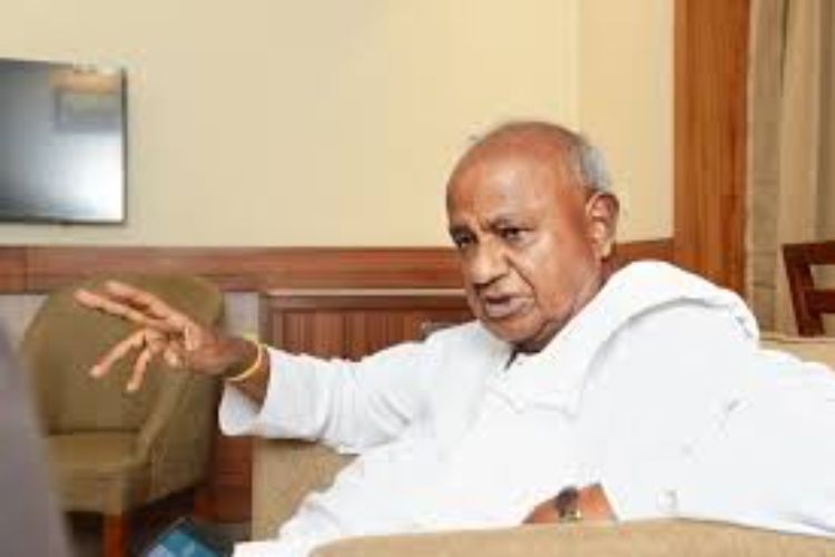 Former Prime Minister Deve Gowda's condition is improving: Kumaraswamy