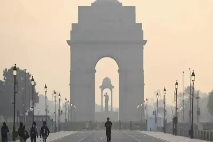 Delhi's air quality in the moderate category, with a minimum temperature of 18.8 degrees Celsius