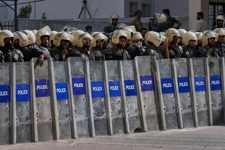 Uncontrollable situation in Pakistan: Firing on TLP protest, internet shutdown, tension high in Lahore and Islamabad