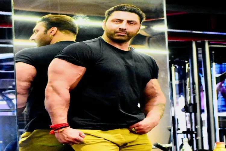 Punjabi actor and bodybuilder Varinder Ghuman's last rites were performed in Jalandhar.