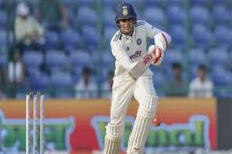 India 427 for 4 at lunch on Day 2