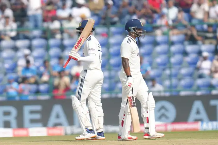 Gill takes charge as India reach 427 for four at lunch on day two
